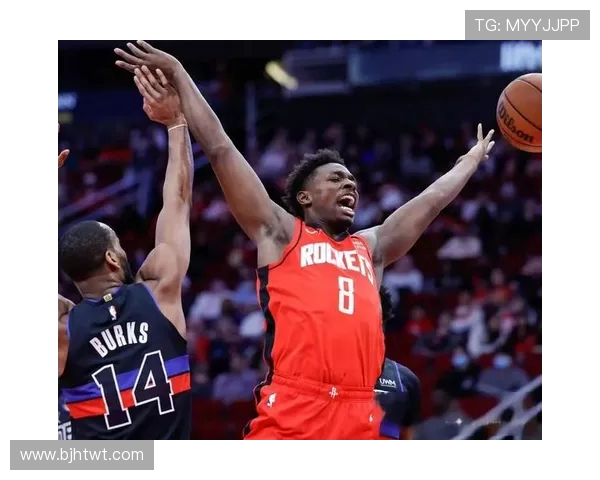 2015年火箭队与尼克斯队激战回顾精彩瞬间与球星表现分析