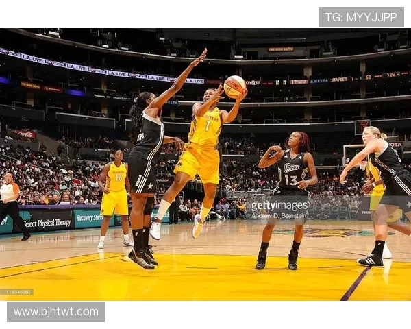 2017年银星与火花激烈对决回顾及赛事精彩瞬间分析