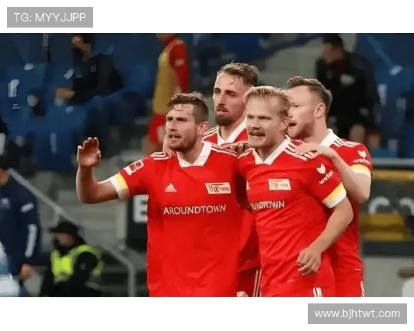 柏林联合与多特蒙德历史交锋记录分析及战绩回顾