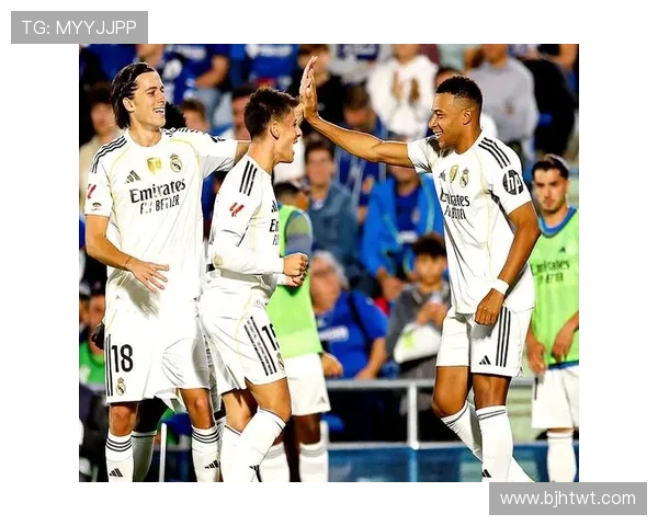 皇马与拜仁巅峰对决分析盘点两队历史交锋与战术博弈 皇马与拜仁巅峰对决分析盘点两队历史交锋与战术博弈