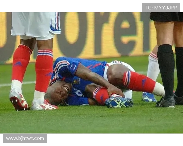 马内:从非洲草原到欧洲绿茵场的传奇之旅与足球梦想 马内:从非洲草原到欧洲绿茵场的传奇之旅与足球梦想