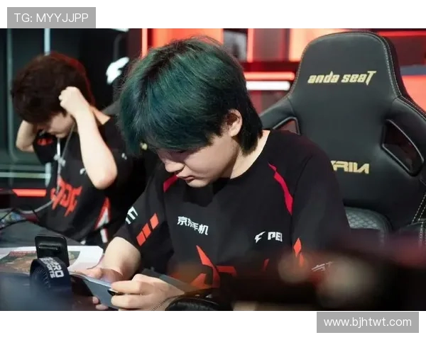 JDG战队在世界大师赛中以82分稳居积分榜首位，展现强劲实力