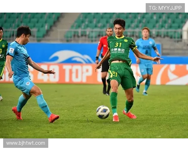 北京足球队的速度之美:探索快速进攻与团队配合的完美结合 北京足球队的速度之美:探索快速进攻与团队配合的完美结合