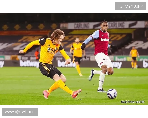 广州足球队边路渗透战术解析及其对整体战术体系的影响